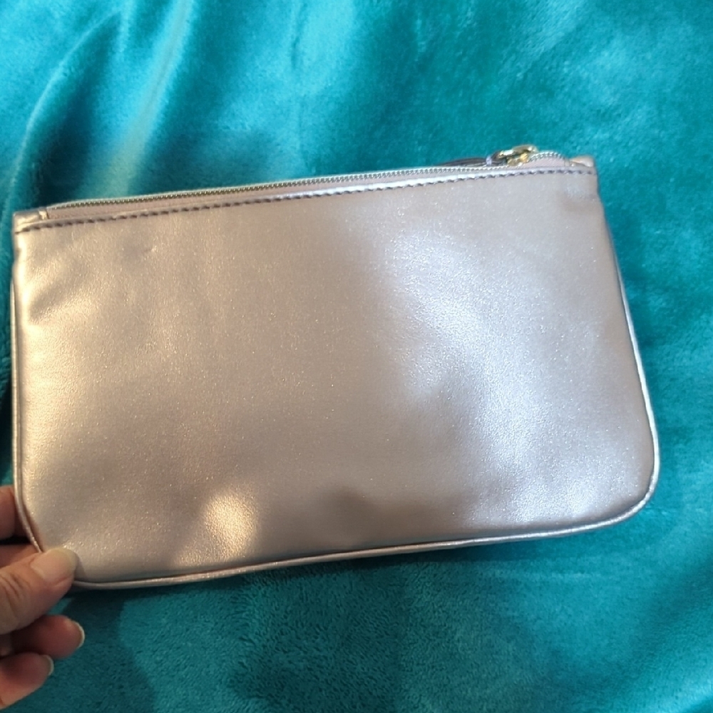 Salvatore Ferragamo Metallic Clutch - Picture 5 of 9